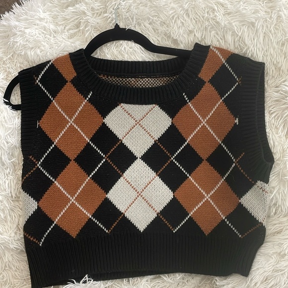 Relaxed argyle patterned sweater vest - Picture 1 of 3